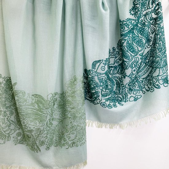 Dream In NICE 薄手ウール&シルク アリー手刺繍ストール(ライトグリーン)