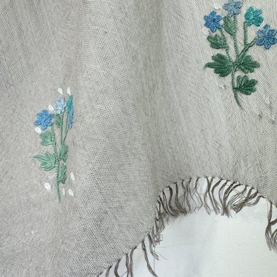 ミモザ 薄手ウール&シルク アリー手刺繍細幅ストール (グレージュ)