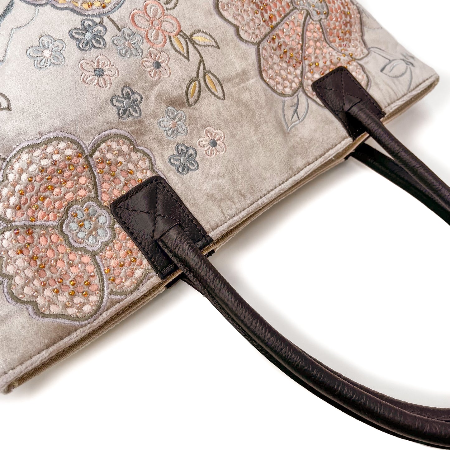 Embroidered beaded cotton shoulder bag (beige/multi)