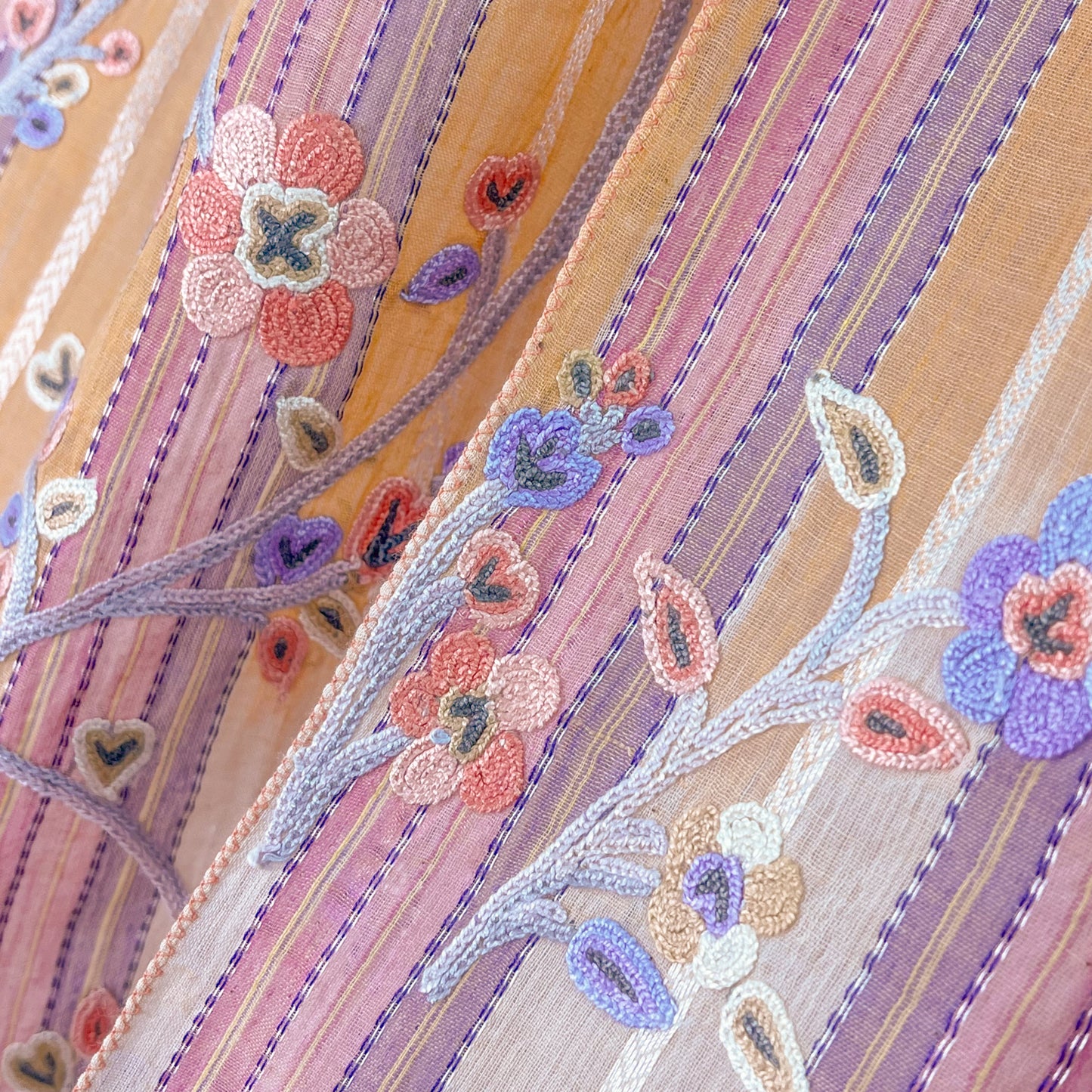 コットン アリー手刺繍ストール (ライトオレンジミックス)
