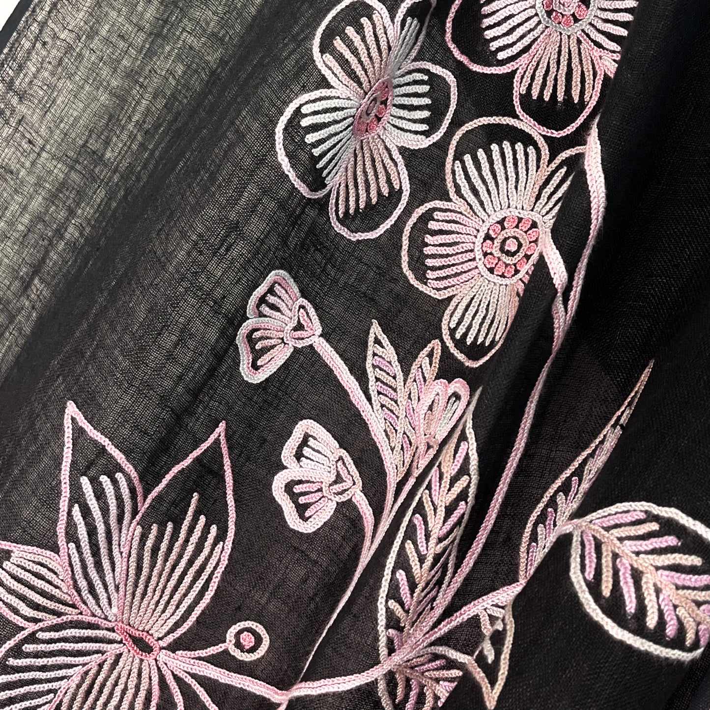 リネン アリー手刺繍ストール (ブラック/ライトピンク)