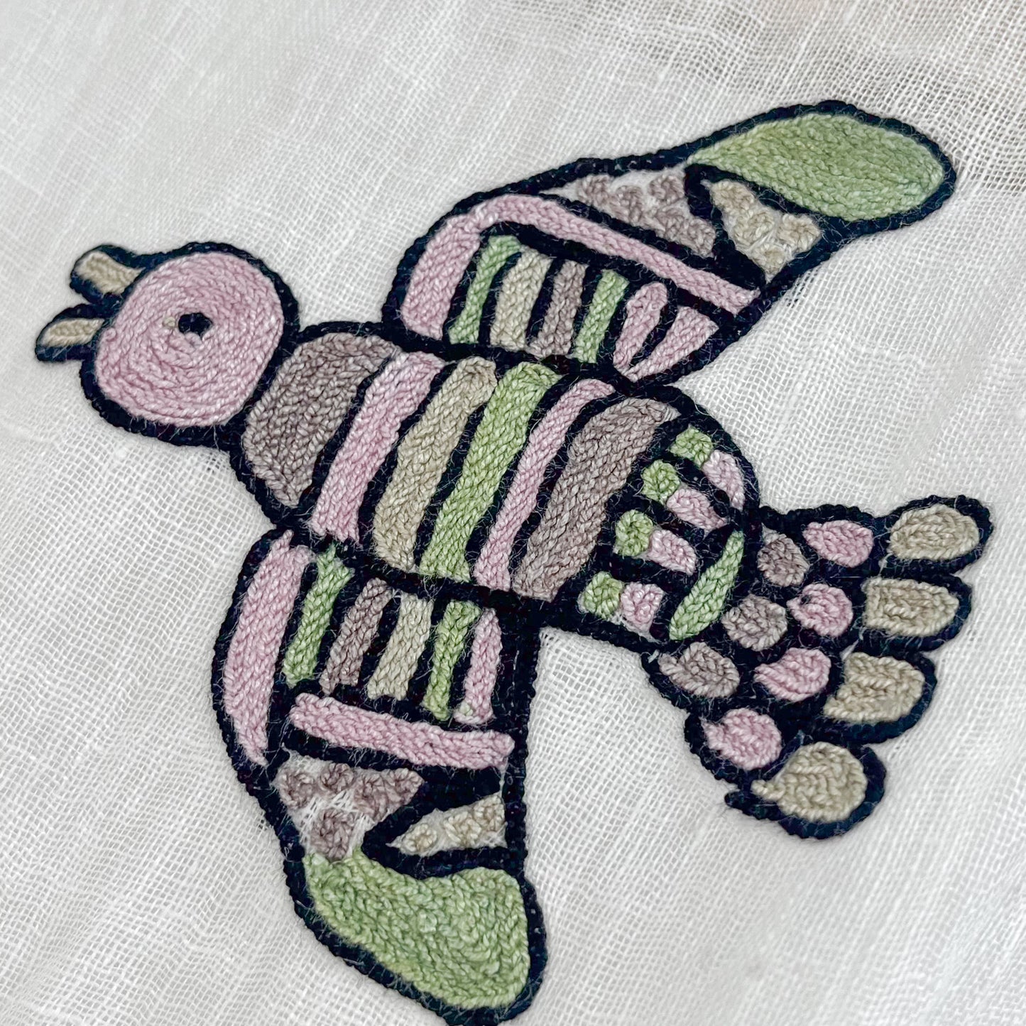 Peace On Earth リネン 手刺繍ストール(ホワイト)