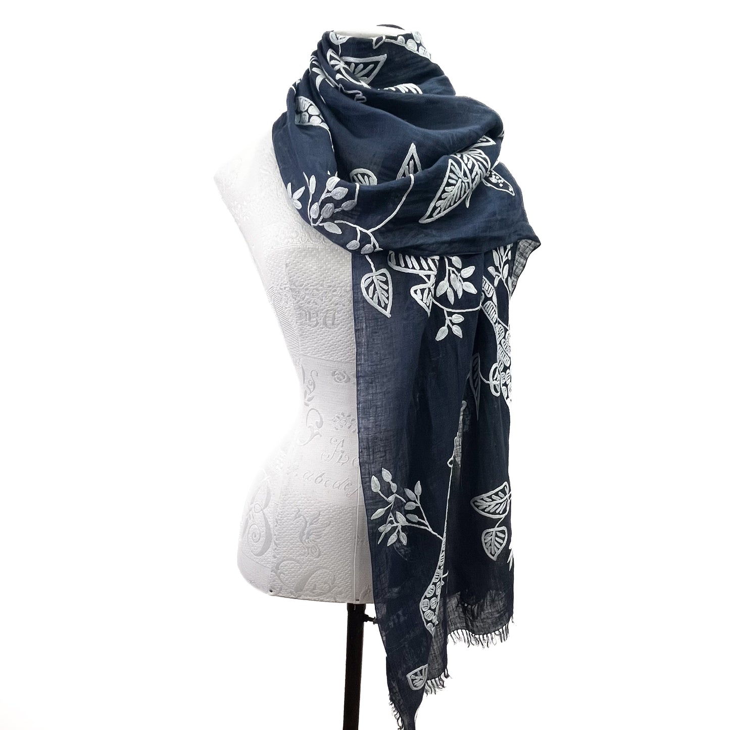 Giraffe Pattern Safari Dance Linen Arry Hand Embroidered Stole (Navy)