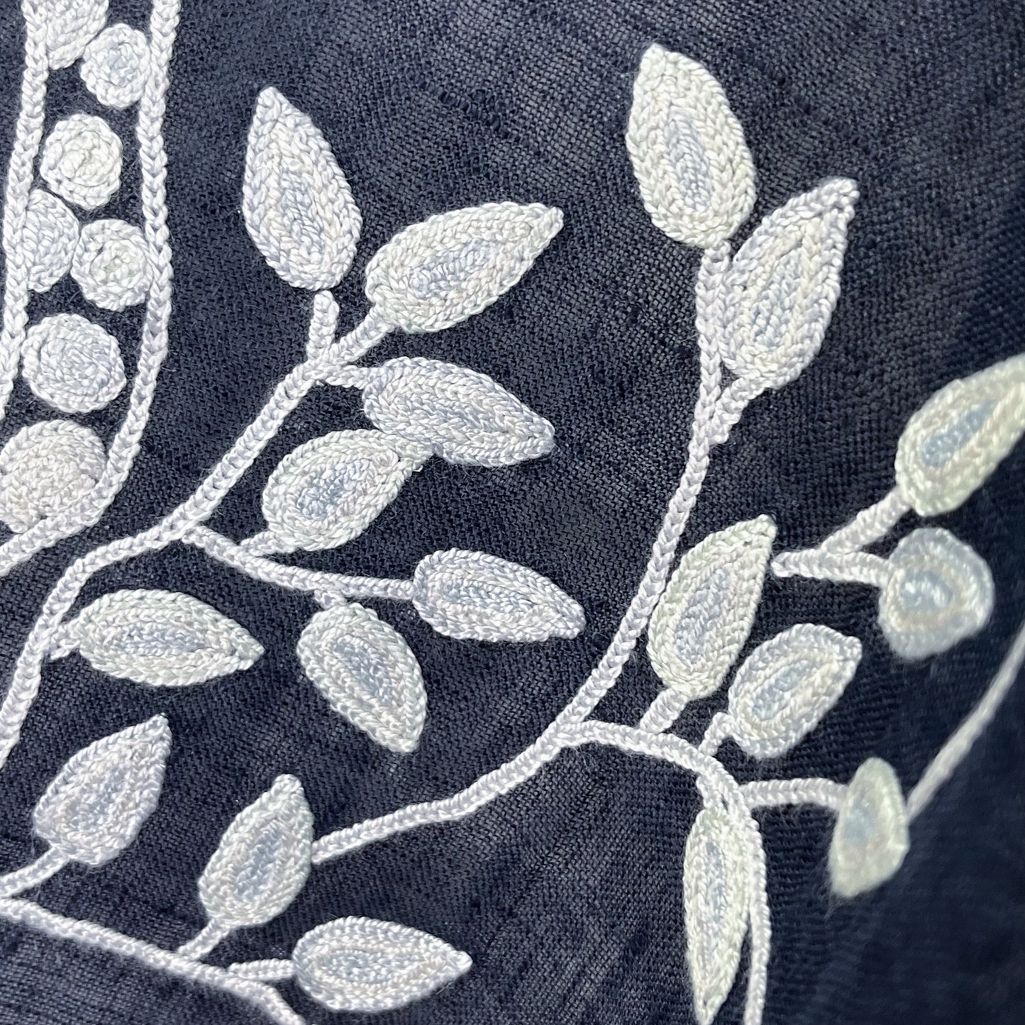 Giraffe Pattern Safari Dance Linen Arry Hand Embroidered Stole (Navy)