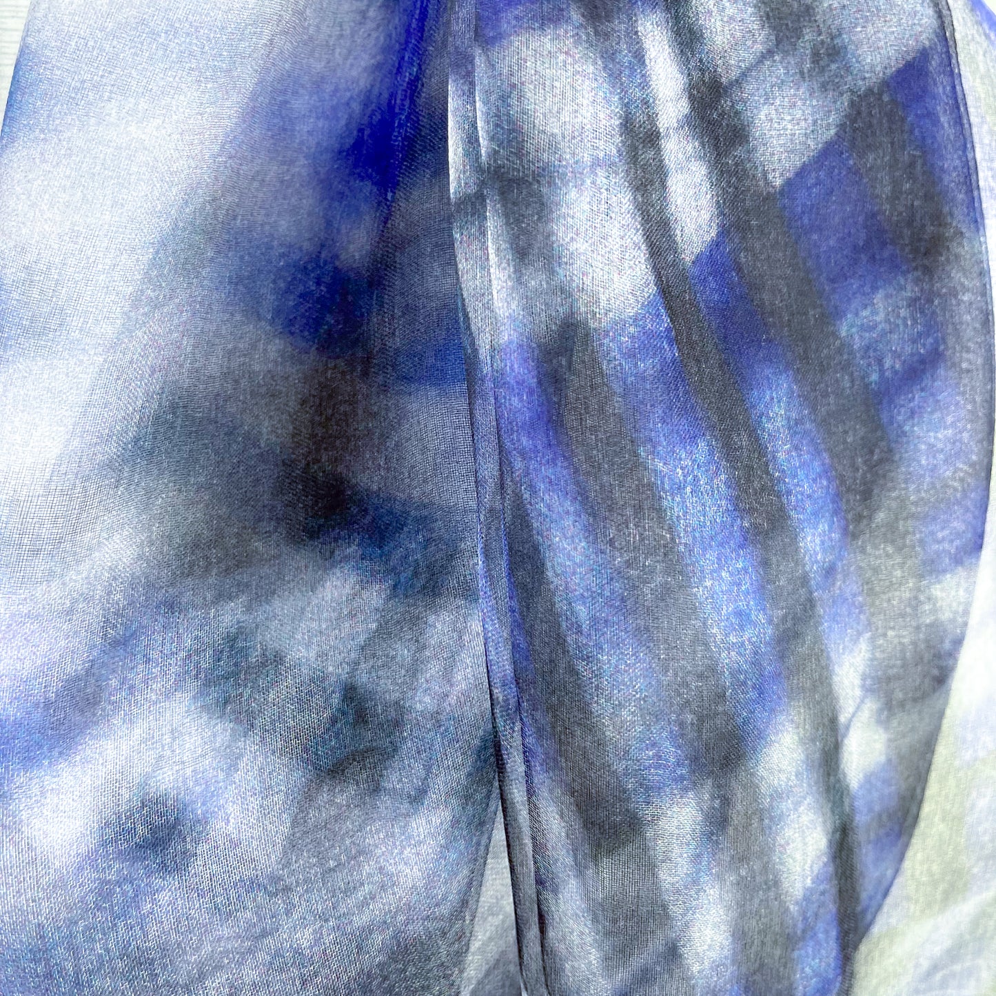 Japanese-made double silk print double silk organza print stole (navy)