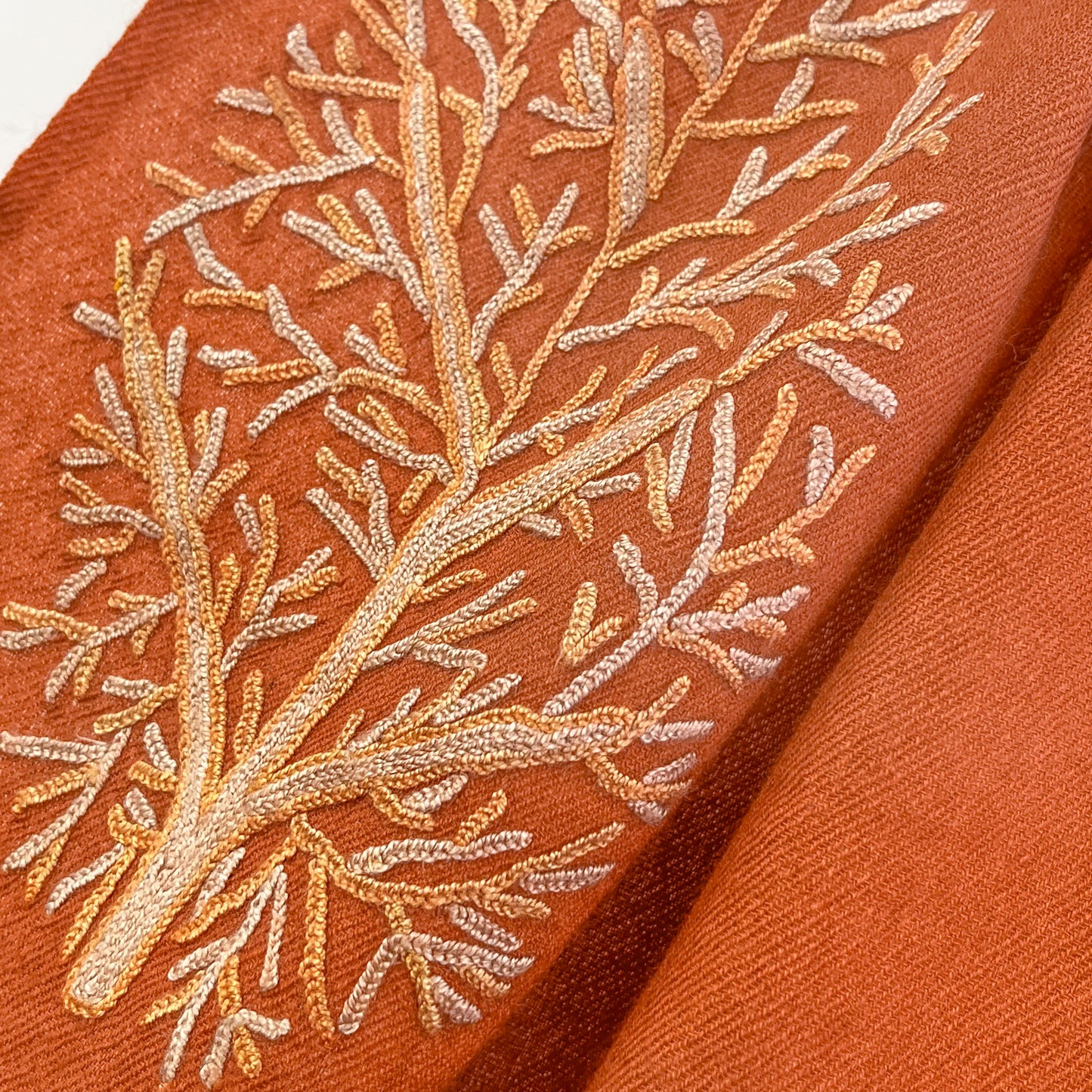 TREE ウール アリー手刺繍ストール (オレンジ)