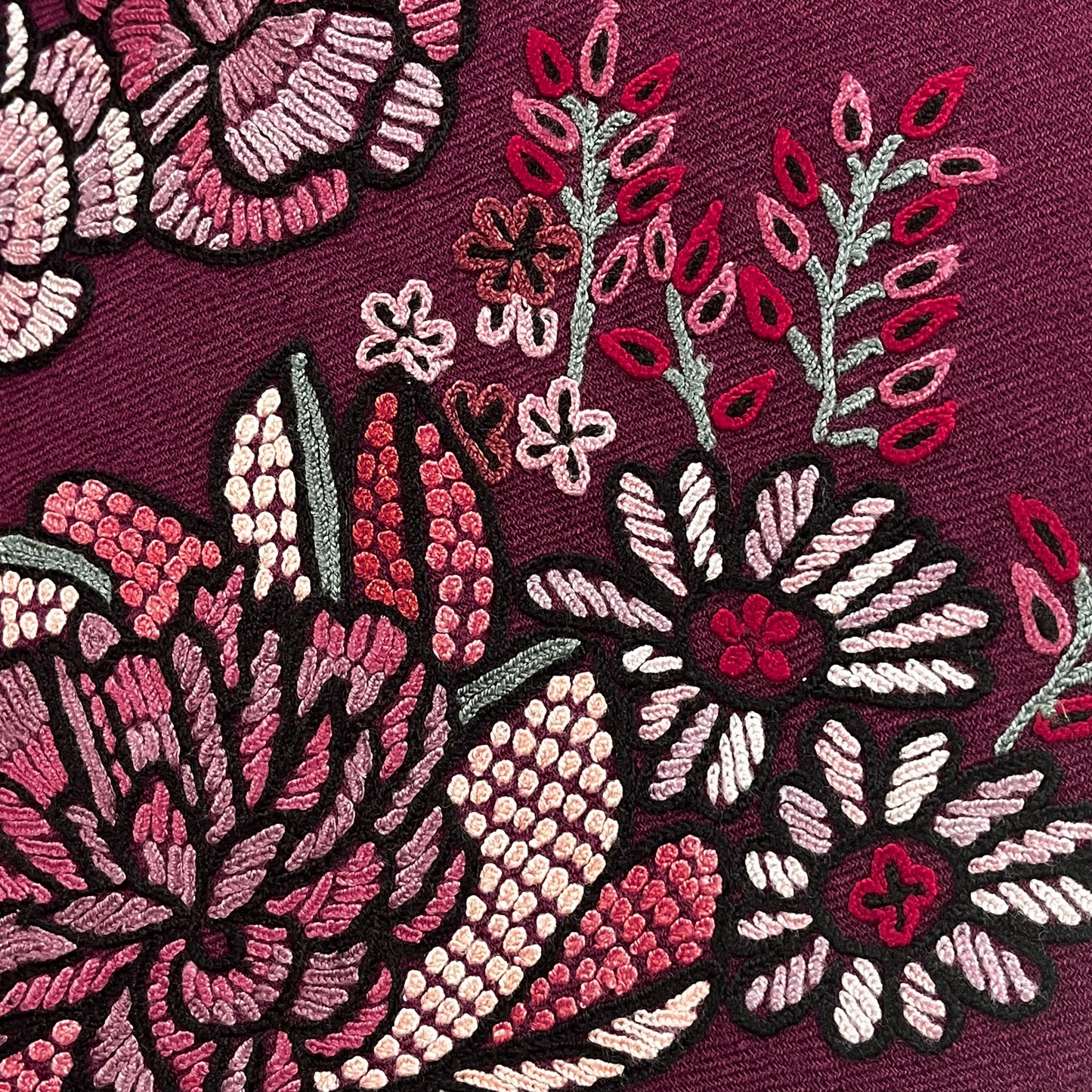 FLOWER MERRY GO ROUND ウール アリー手刺繍ストール (ラディッシュパープル)