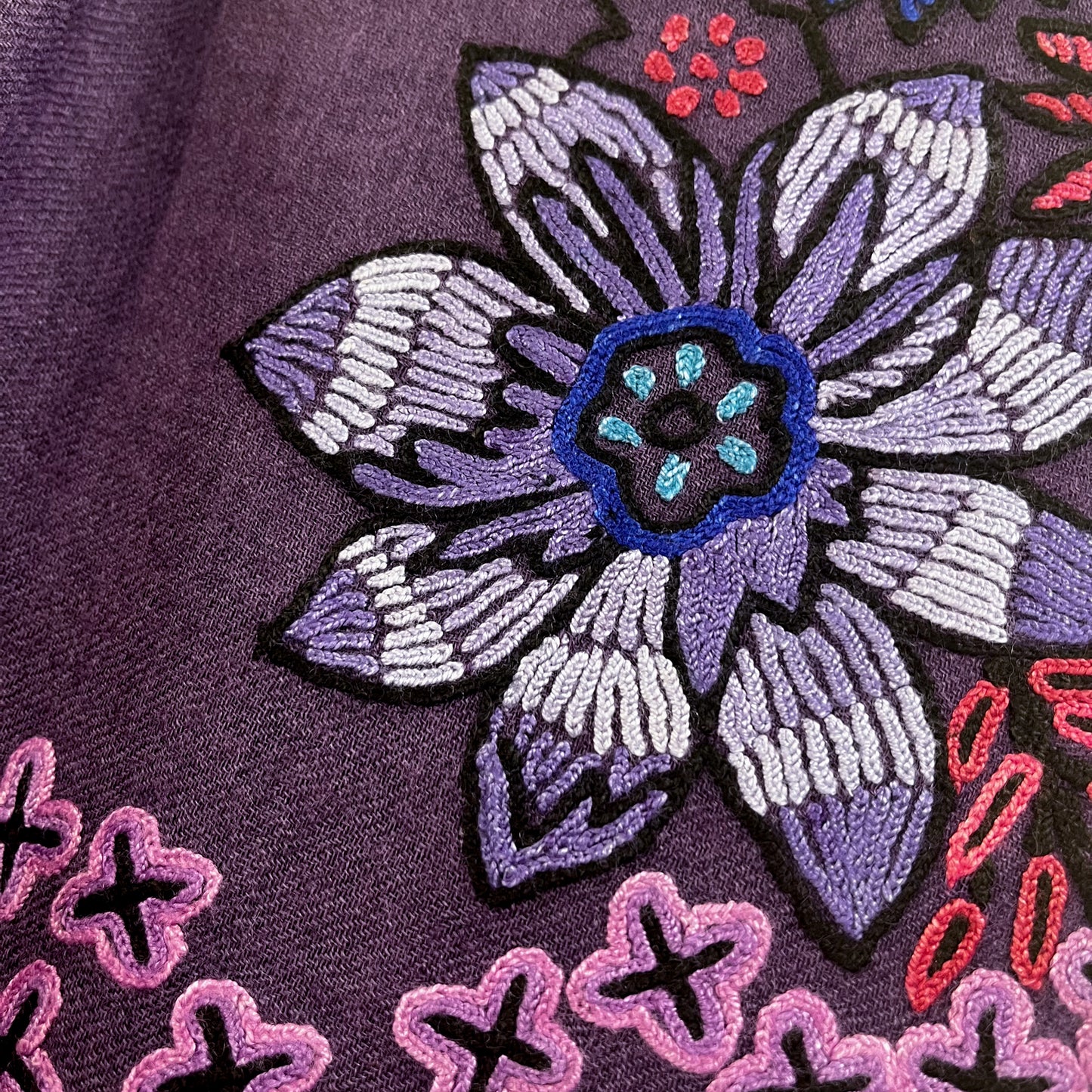 FLOWER MERRY GO ROUND ウール アリー手刺繍ストール (ダークパープル)