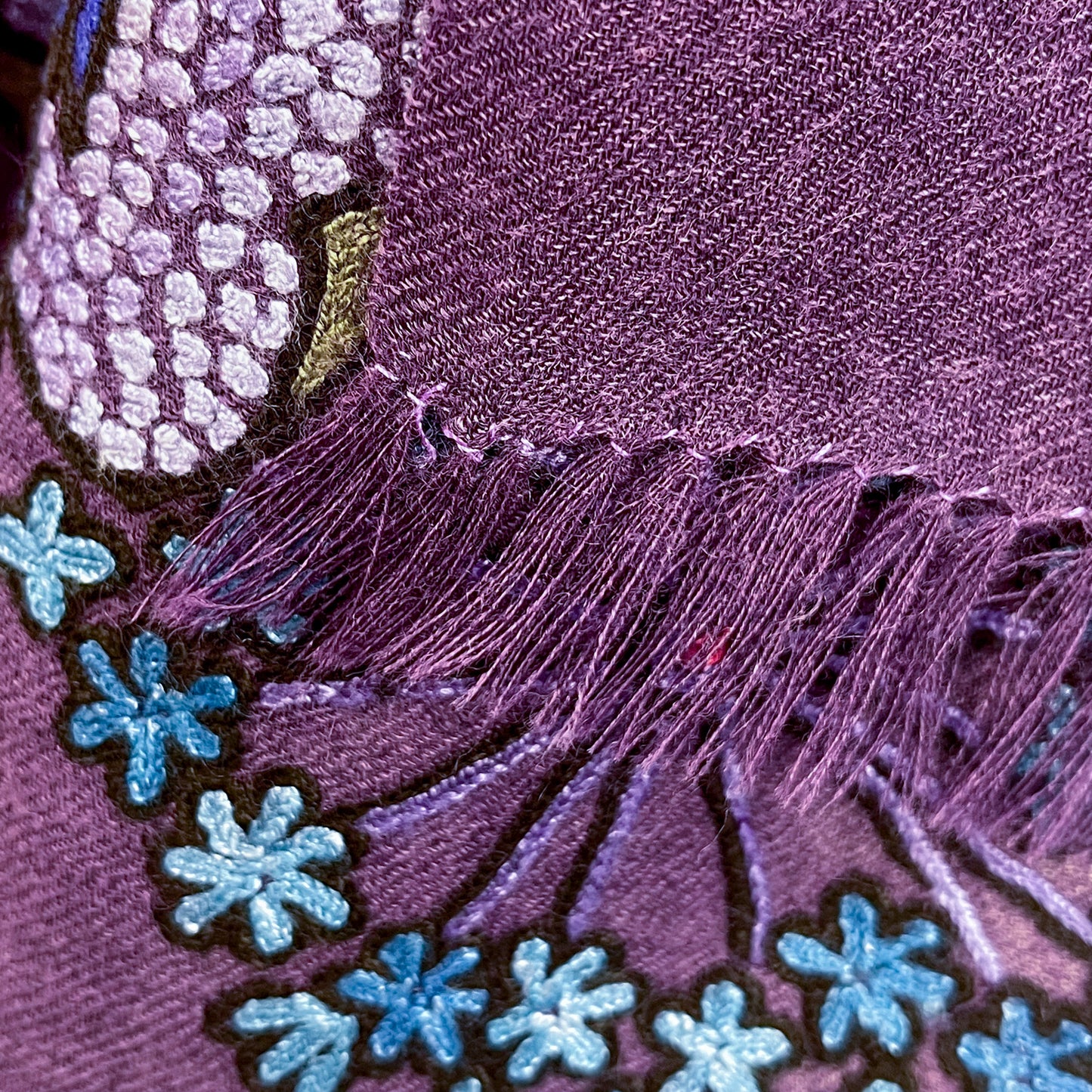 FLOWER MERRY GO ROUND ウール アリー手刺繍ストール (ダークパープル)