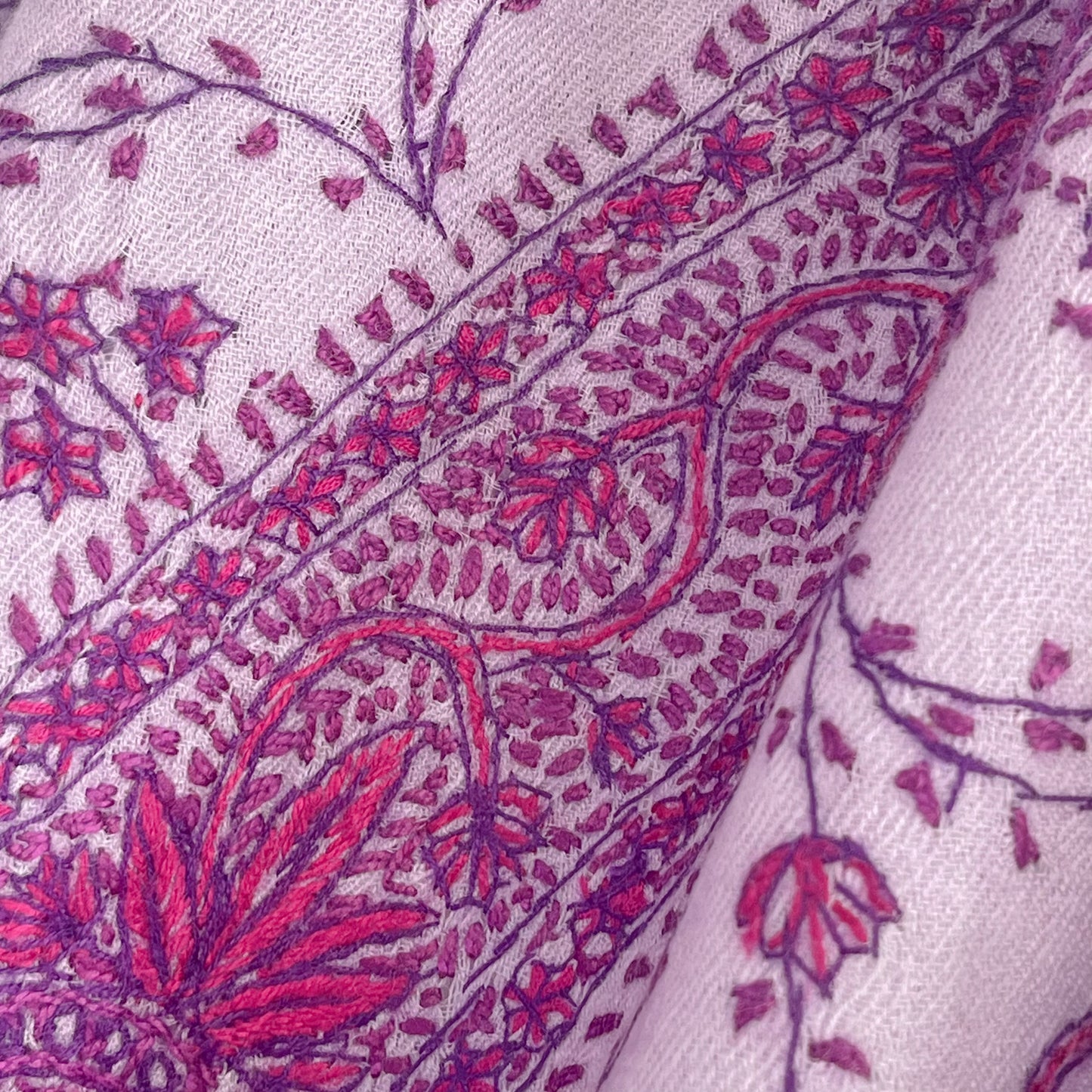 【期間限定スペシャル価格】ウール ニードル手刺繍ストール (ライトパープル)