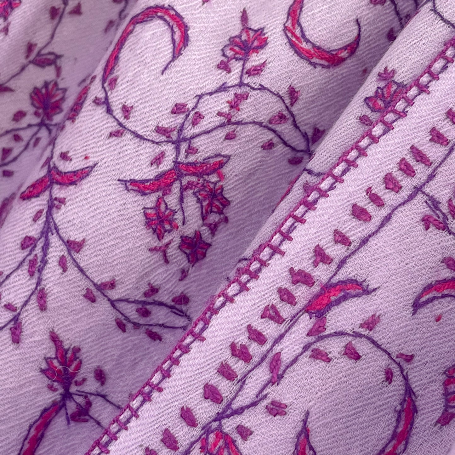 【期間限定スペシャル価格】ウール ニードル手刺繍ストール (ライトパープル)