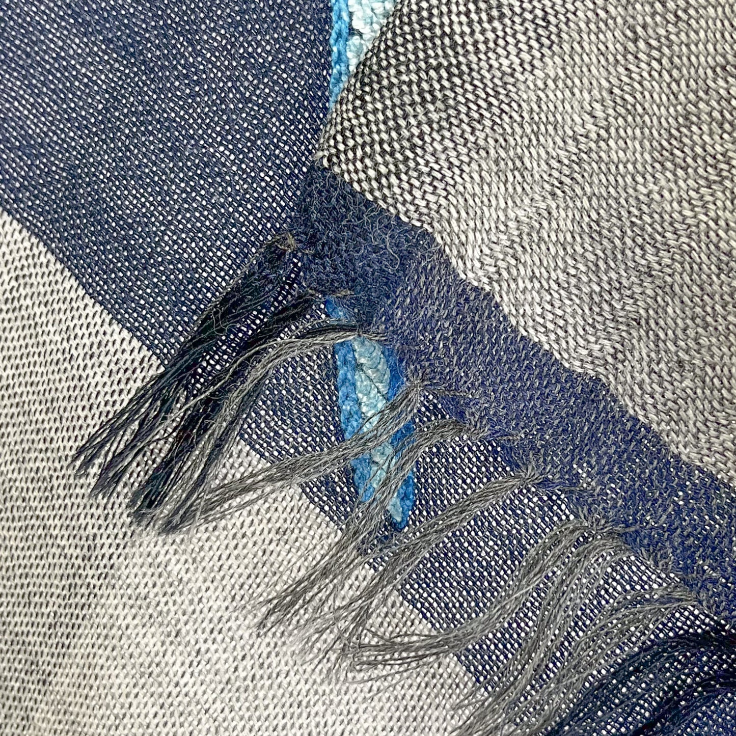 ウール&シルク アリー手刺繍ストール (ネイビー)