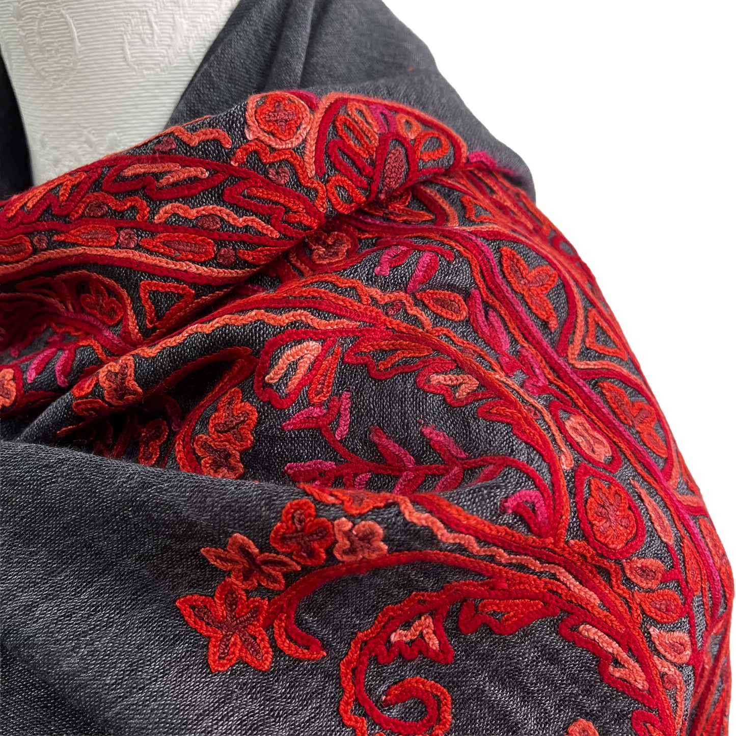 Lace 薄手ウール&シルク アリー手刺繍ストール (ダークグレー/レッド)