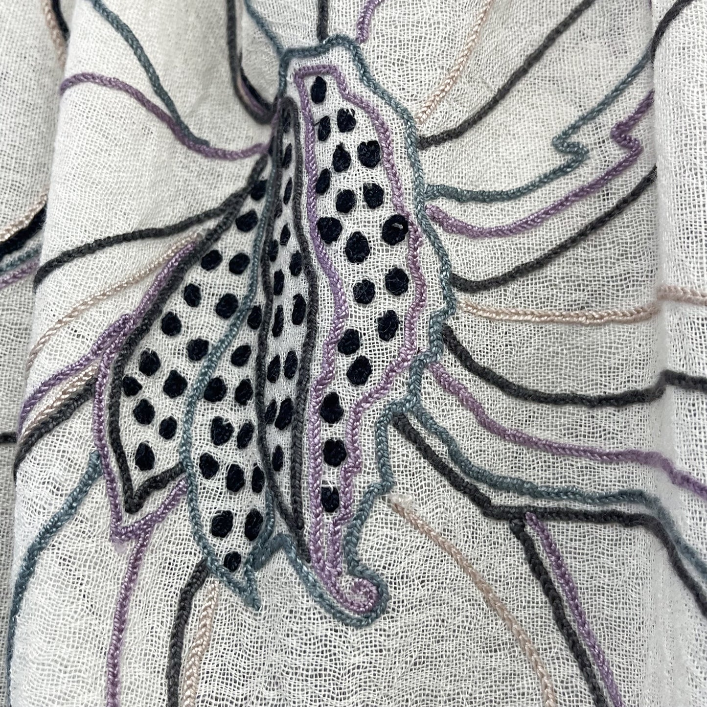 Line & Dot Flower Lightweight Wool & Silk Ari Hand-Embroidered Stole (White/Black)