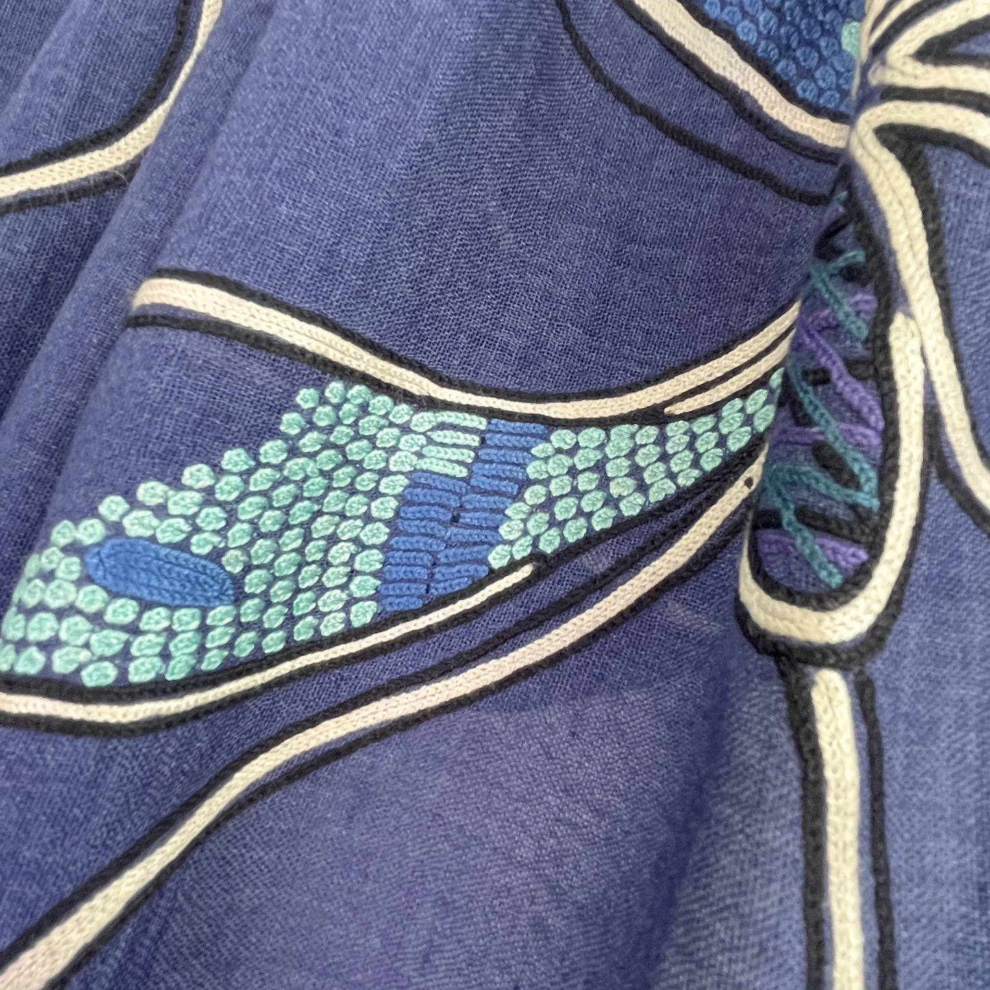 Abstract 薄手ウール&シルク アリー手刺繍ストール (ネイビー)