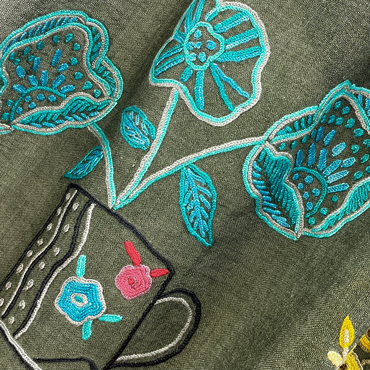 NEW FLOWER POT ウール&シルク アリー手刺繍ストール (ダークグリーン)