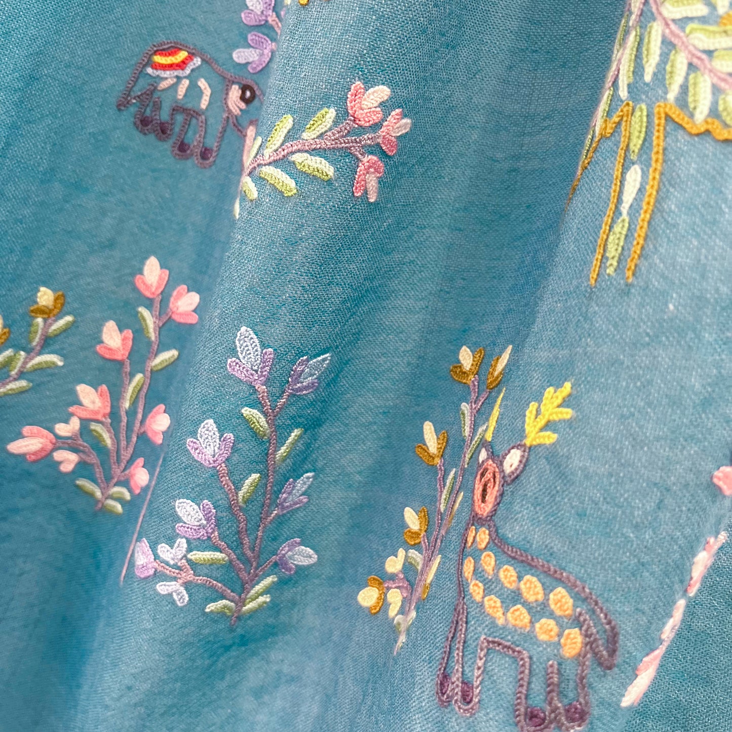 Tree of Life 薄手ウール&シルク アリー手刺繍ストール (ターコイズ)