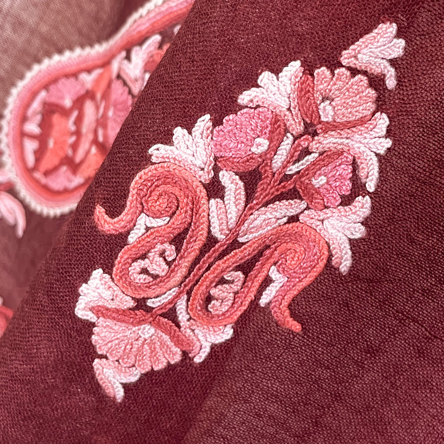 【期間限定スペシャル価格】薄手ウール&シルク アリー手刺繍ストール (ボルドー)