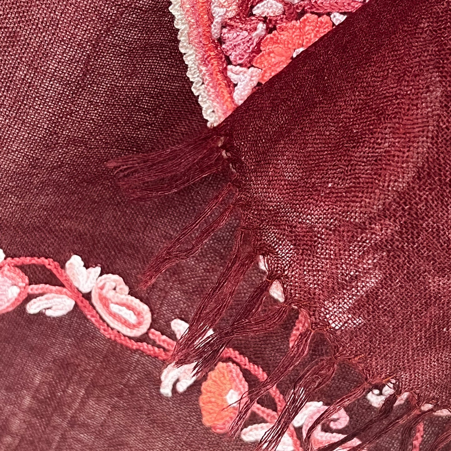 【期間限定スペシャル価格】薄手ウール&シルク アリー手刺繍ストール (ボルドー)