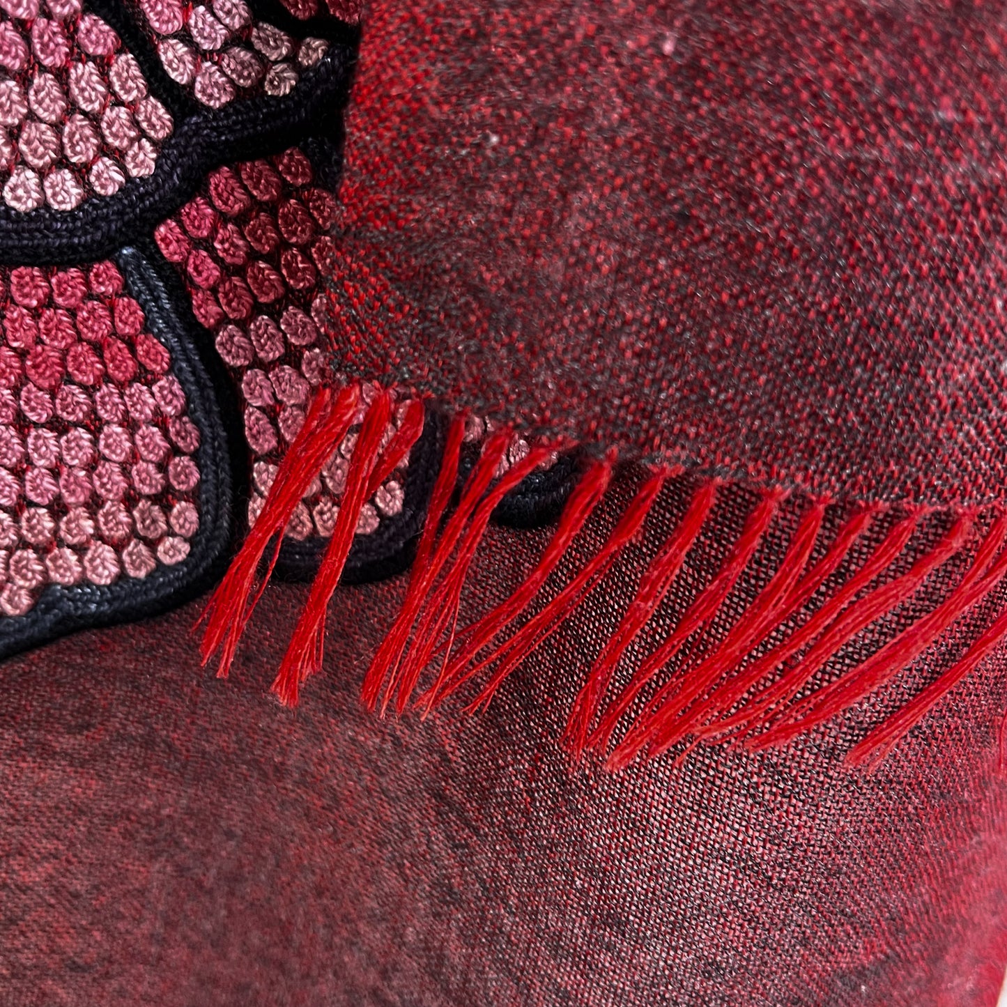 DARK FLOWER 薄手ウール&シルク アリー手刺繍ストール (ダークレッド)