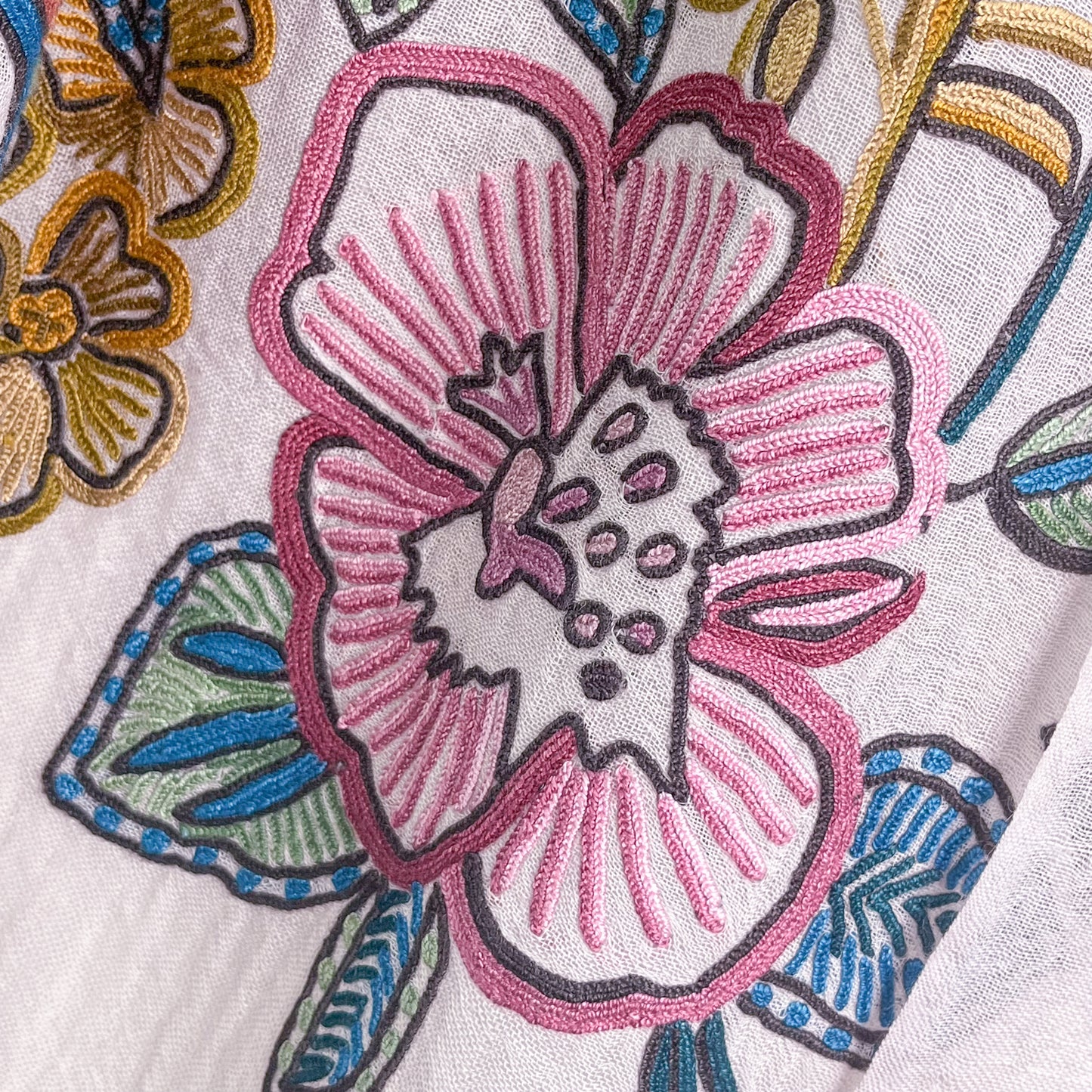 ビッグフラワー ウール&シルク アリー手刺繍ストール(ピンクベージュ/マルチ)