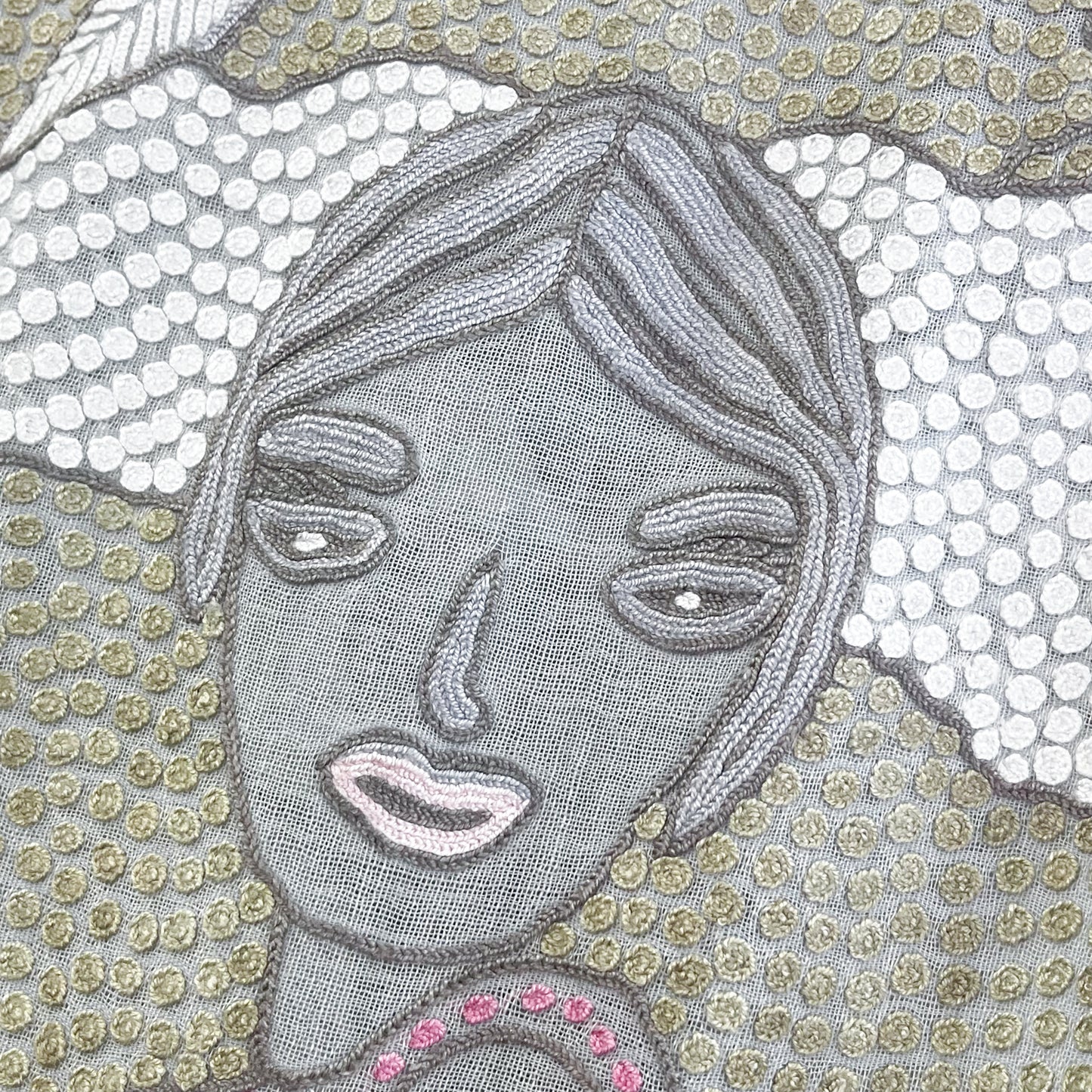 薄手ウール&シルク アリー手刺繍ストール (グレー)