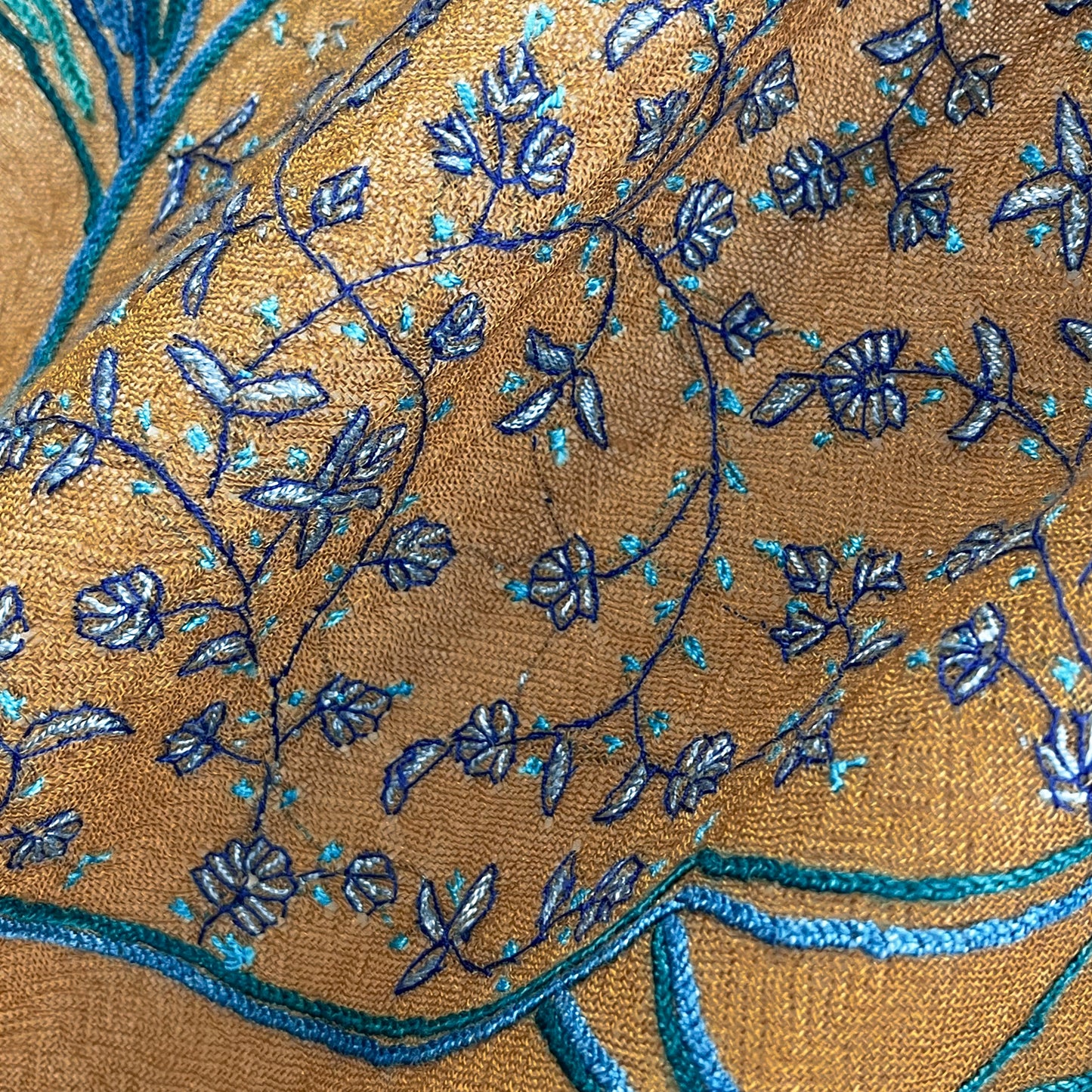 薄手ウール&シルク アリー&ニードル手刺繍ストール(ダークオリーブ)