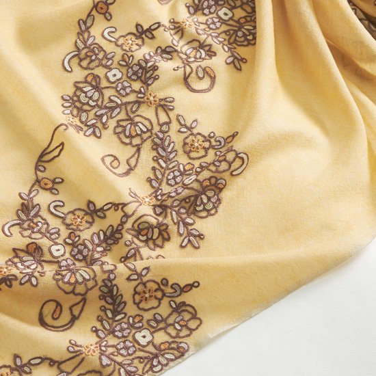 ニューレースフラワーモチーフ 薄手ウール&シルク アリー手刺繍ストール (イエロー)