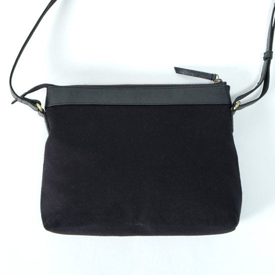 Arry hand-embroidered flower motif shoulder bag 21 cm x 31 cm (black/blue)