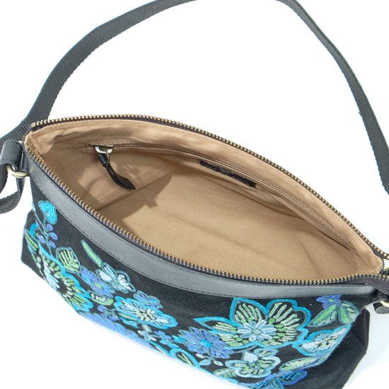 Arry hand-embroidered flower motif shoulder bag 21 cm x 31 cm (black/blue)