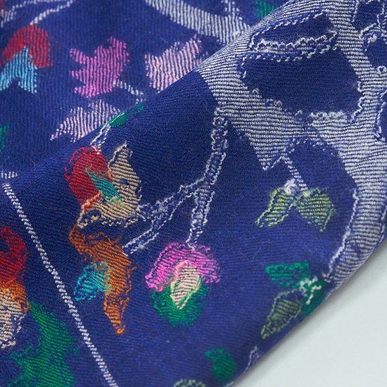 Handwoven cashmere crab weave shawl (navy)