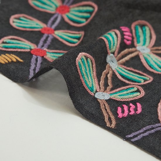 NEW GEOMETRIC 薄手ウール&シルク 手刺繍ストール (オフブラック)