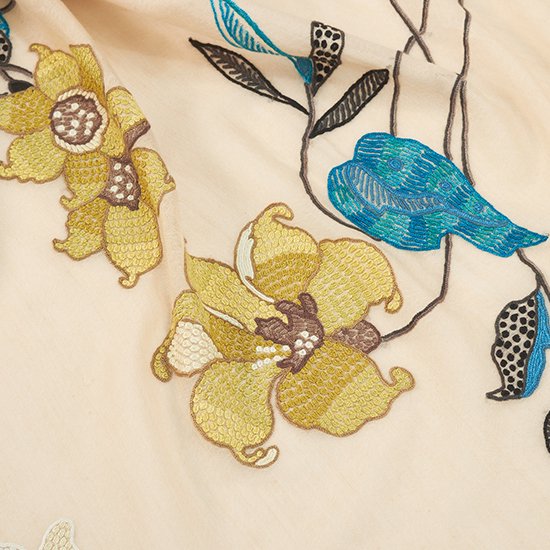 Flower wool and silk hand-embroidered stole (light beige)