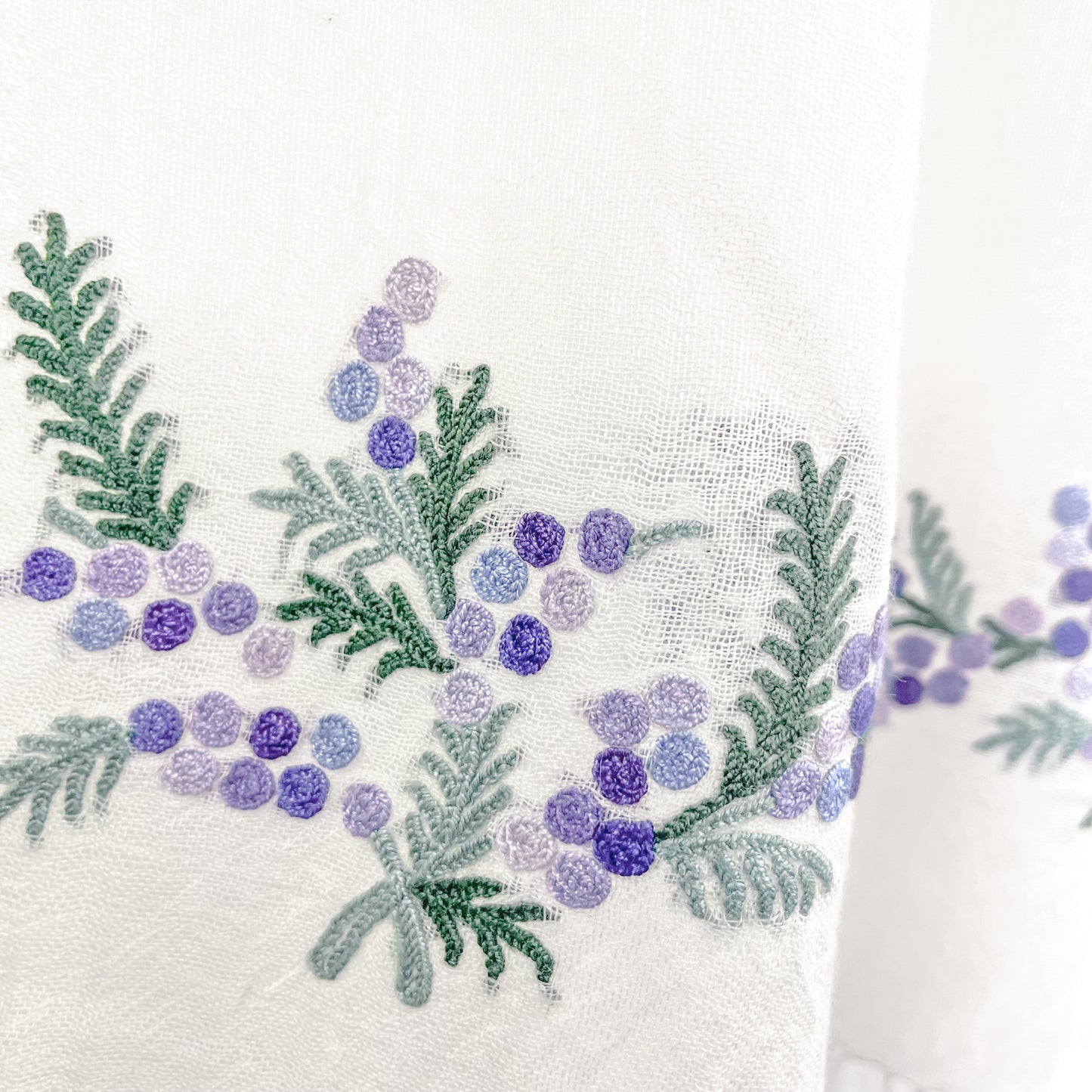ミモザ　薄手ウール&シルク アリー手刺繍細幅ストール