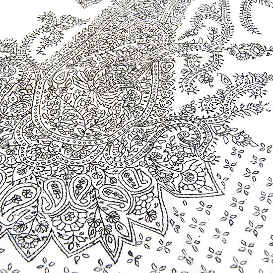 シルク ニードル手刺繍スカーフ (ホワイト)