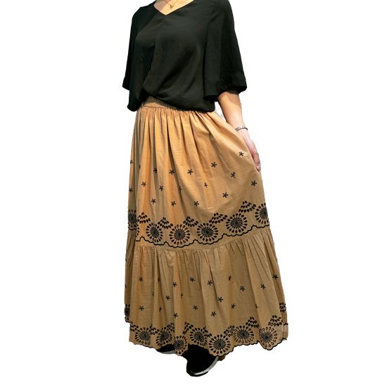 Cutwork &amp; Machine Embroidery Gathered Skirt (Camel) G-V0008SK_0154