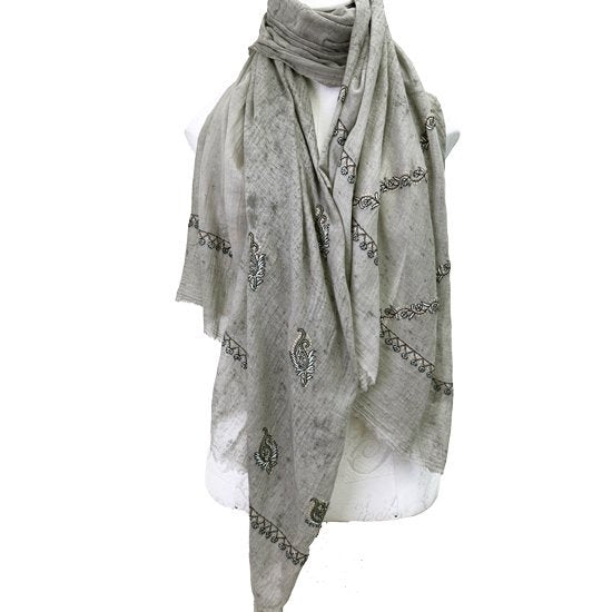 Japanese organic cotton hand-embroidered scarf (light gray)