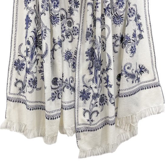 Wool needle-embroidered stole (white/navy)