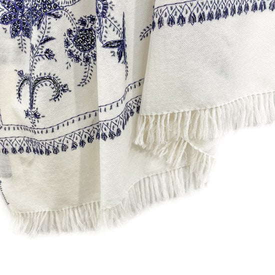 Wool needle-embroidered stole (white/navy)