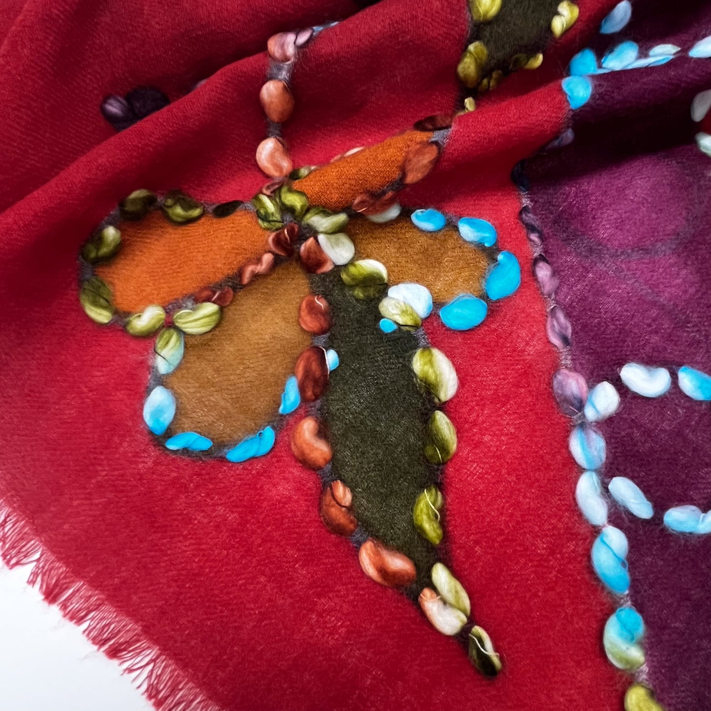 2026HappyBag 5万円＜ウール アリー手刺繍ストール1点+細幅マシン刺繍ストール1点+ウール毛糸手刺繍ストール1点+アリー手刺繍 ショルダーバッグ1点セット＞1点限定！