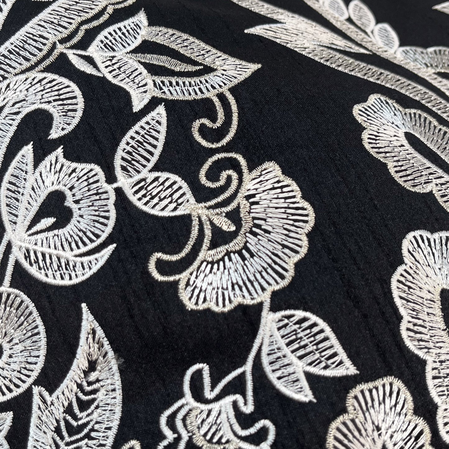 刺繍 ポリエステル ショルダーバッグ(ブラック/アイボリー)