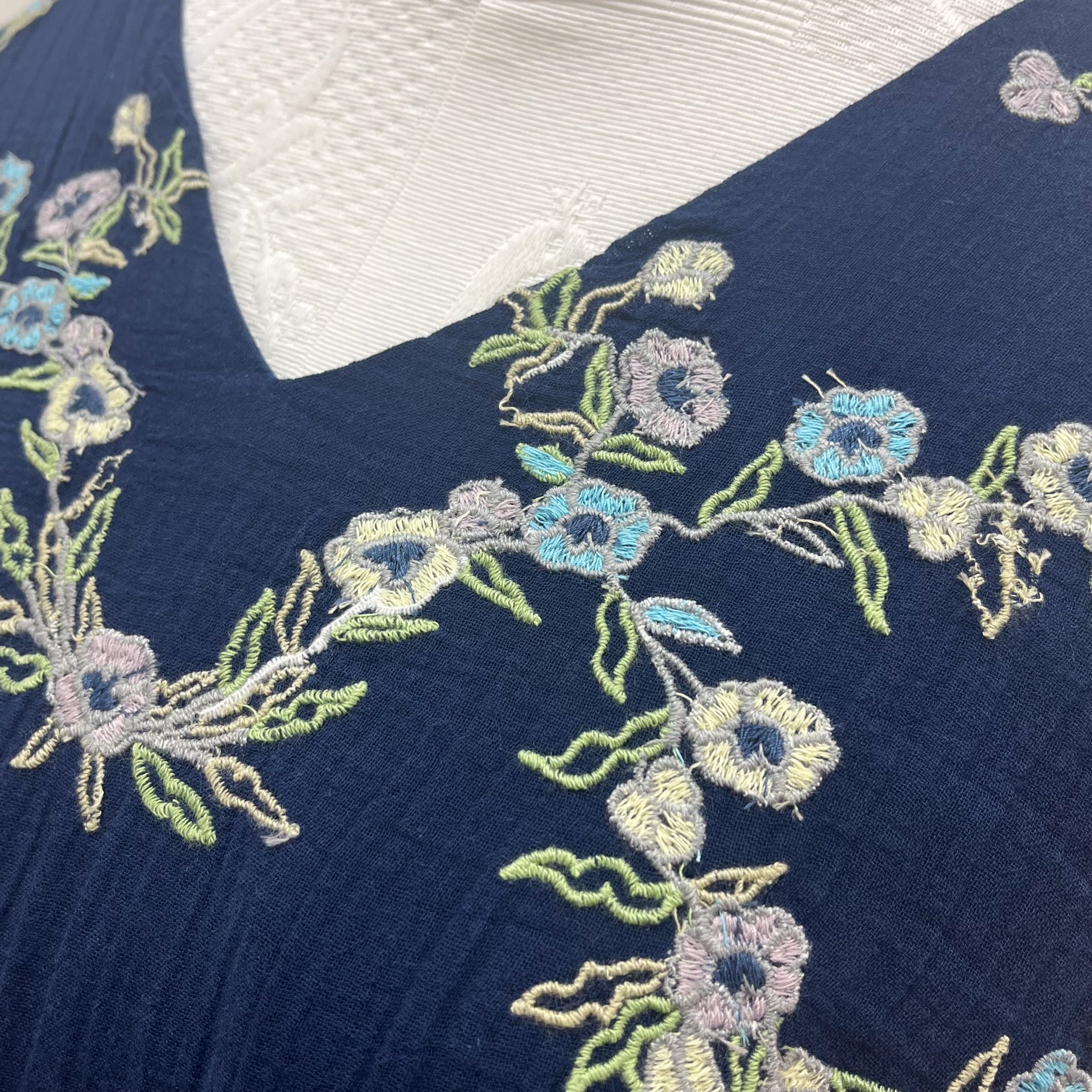楊柳コットン マシン刺繍入り ノースリーブワンピース – TARA BLANCA