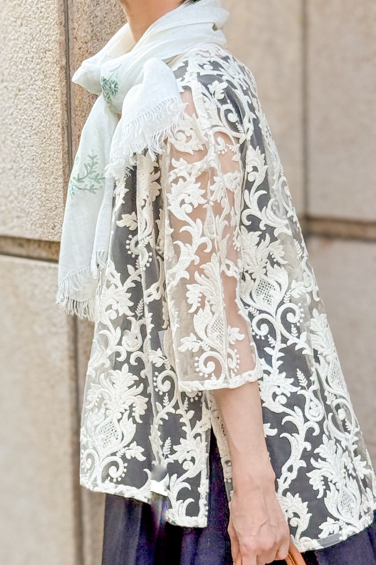 Linen hand-embroidered stole (light green)
