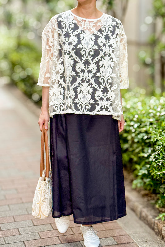 [Free Shipping] One-size-fits-all cotton silk machine embroidered tunic blouse (gray)