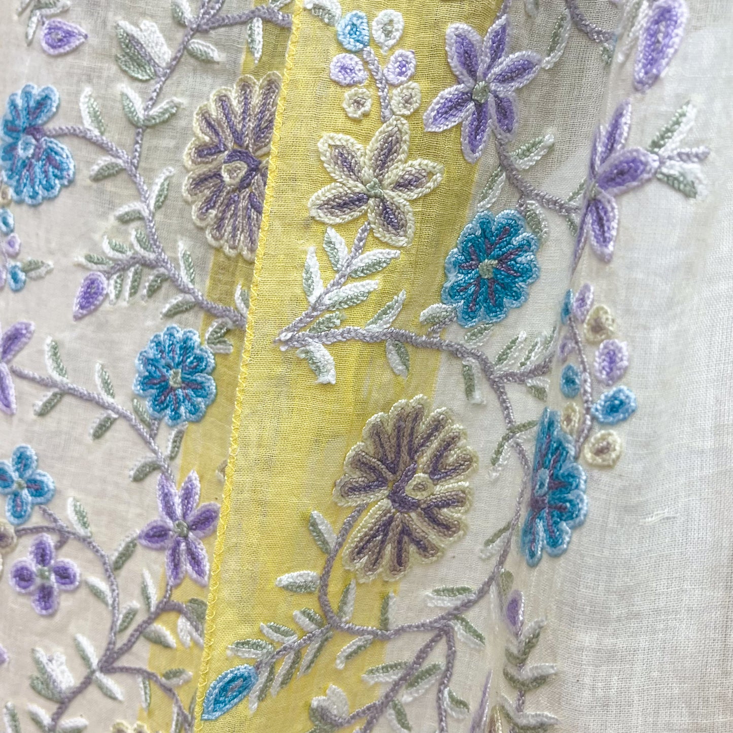 コットン アリー手刺繍ストール (グリーン/オレンジ)