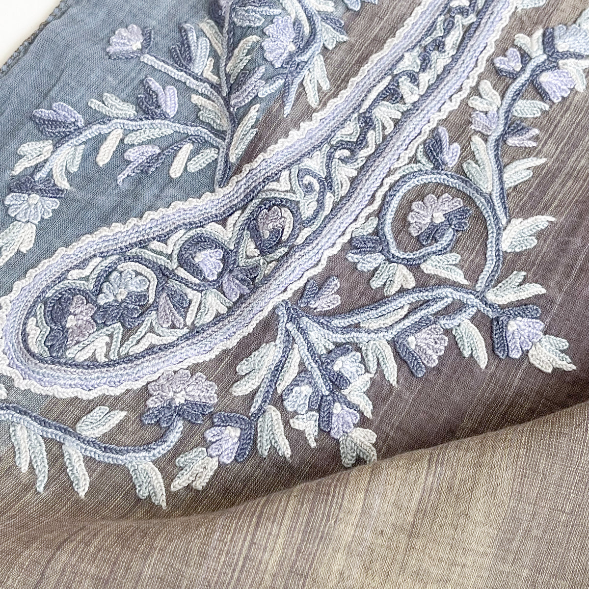 コットン アリー手刺繍ストール (カーキ)