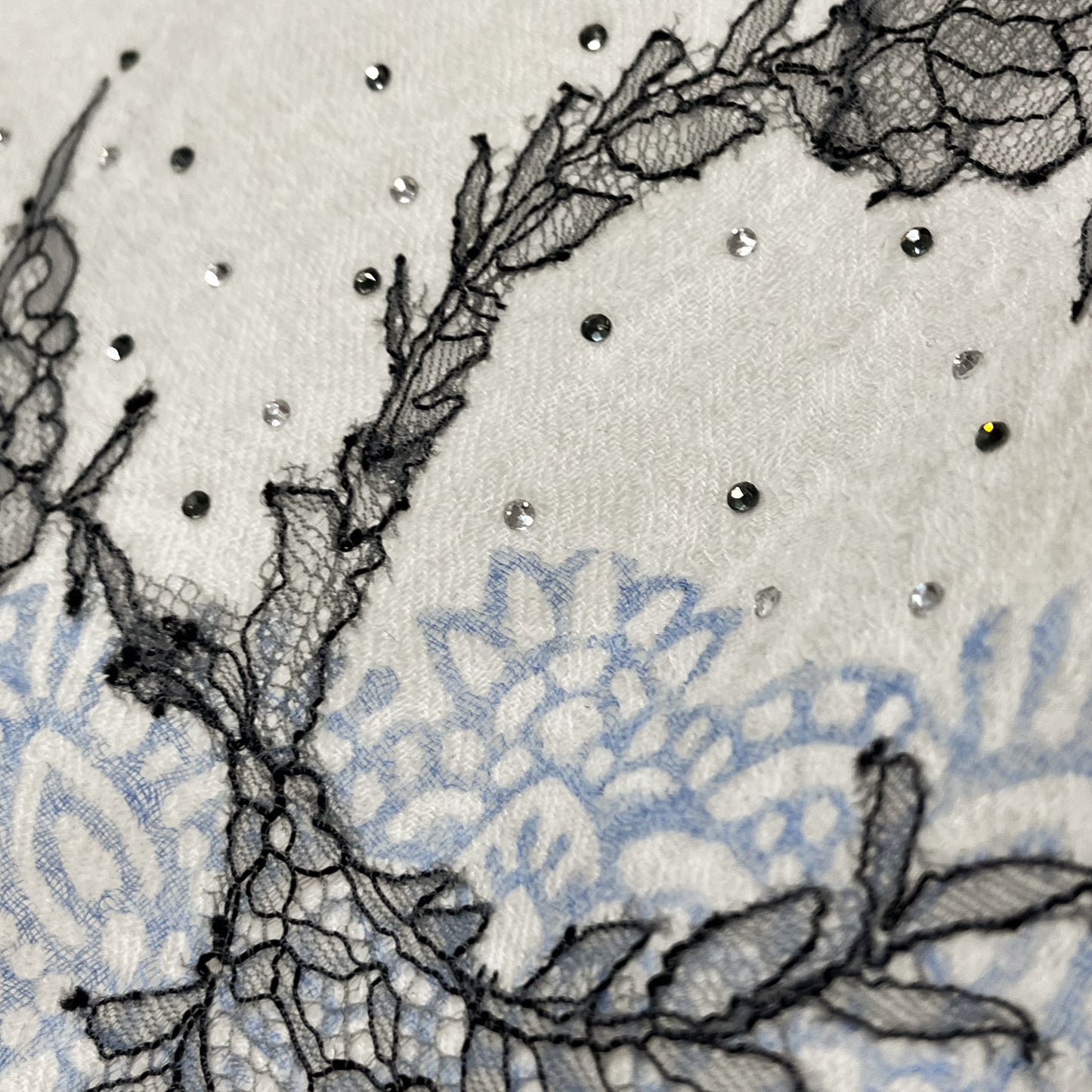 レースシリーズ 薄手カシミヤ レースストール (ホワイト-グレーグラデーション)