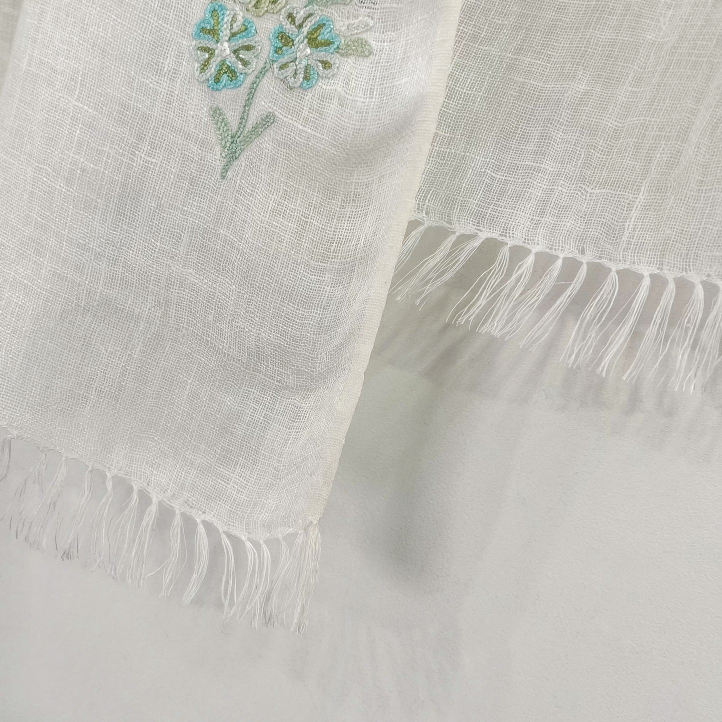 Linen hand-embroidered stole (light green)