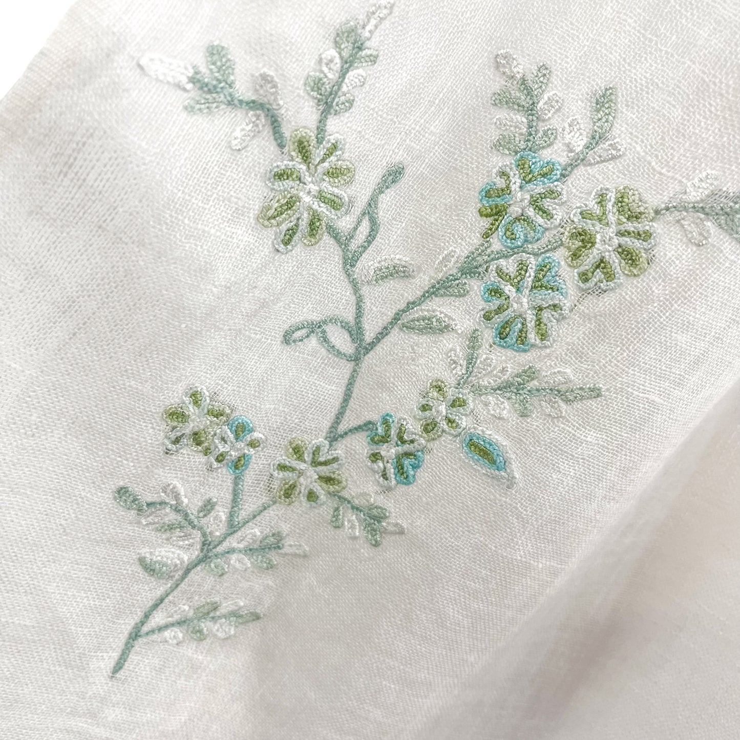 Linen hand-embroidered stole (light green)