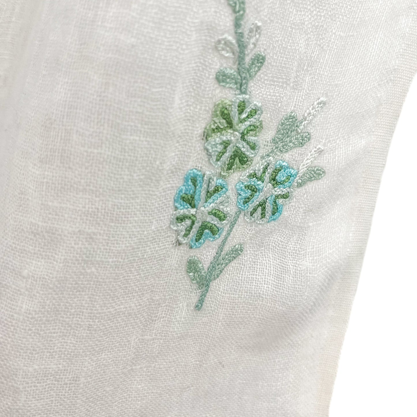 Linen hand-embroidered stole (light green)